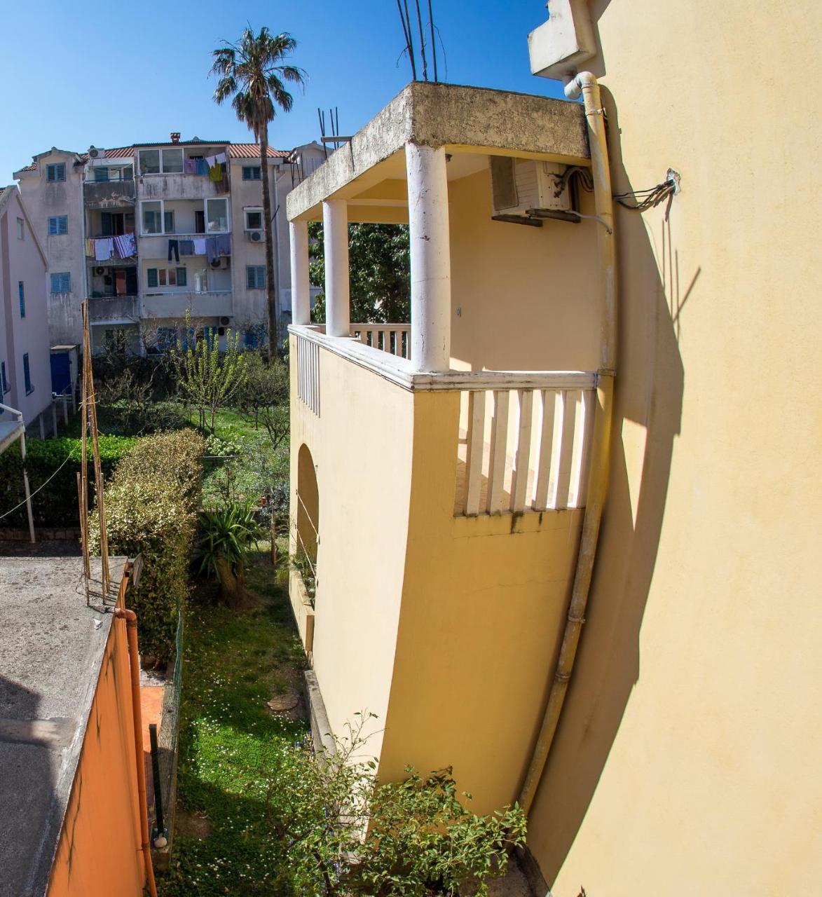 Apartments Angela Budua Esterno foto